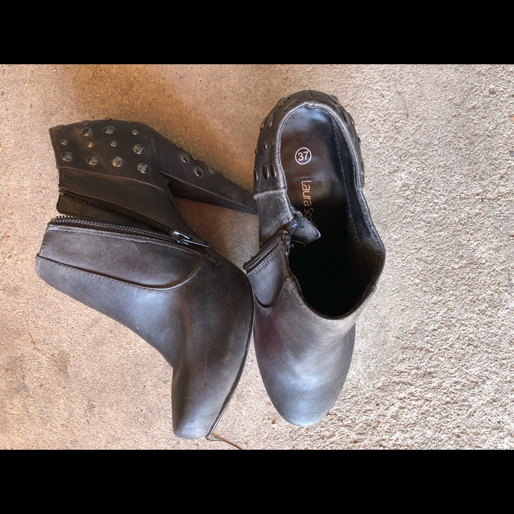 Shoes - Picture 3 of 6